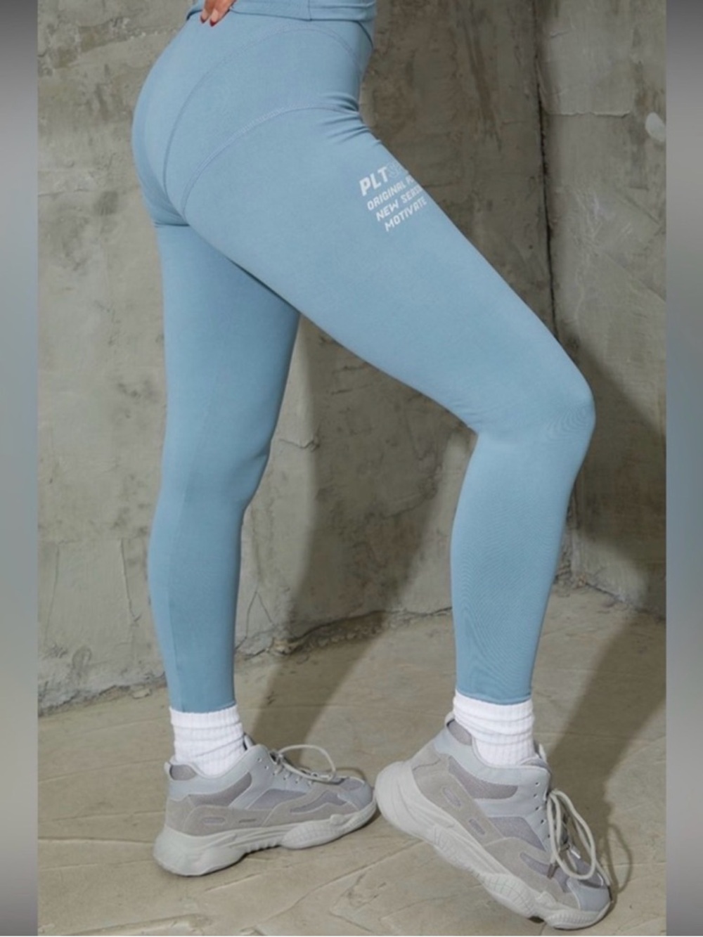 PrettyLittleThing High-Waist Sky Blue Seamless Leggings stitch - Picture 4 of 7